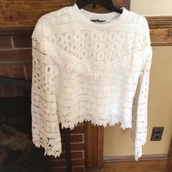 Simplee Crochet lined white Lace l/s blouse sm NWOT $78R - Picture 8 of 8